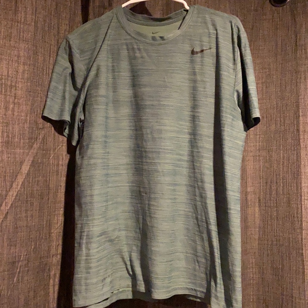Nike tee